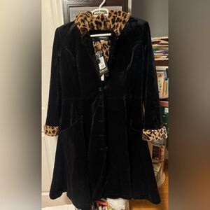 Hazel Black/Leopard Velvet Swing Coat by Collectif